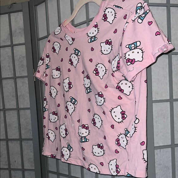 Hello Kitty Pink  Cropped Boxy Fitted Short Graphic Tee Girls Large 14 GUC - Picture 1 of 2